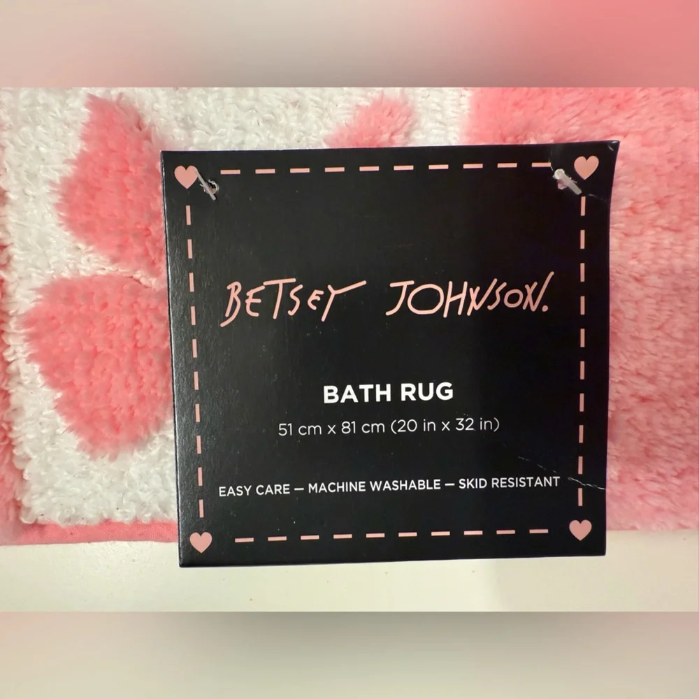 Betsey Johnson Bow Bath Rug